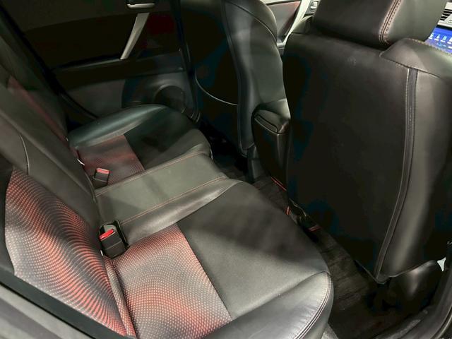 マツダスピードアクセラ ベースグレード　ＥＸＡＳマフラー　ＢＬＩＴＺ車高調・エアクリ・ブローオフ　純正エアロパーツ　ＬＥＤライト　純正１８インチＡＷ　純正ナビ　フルセグＴＶ　ハーフレザー　社外シフトノブ　ＢＯＳＥサウンド　スペアキー　ＥＴＣ（50枚目）