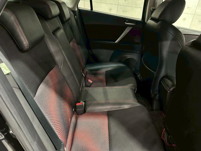 マツダスピードアクセラ ベースグレード　ＥＸＡＳマフラー　ＢＬＩＴＺ車高調・エアクリ・ブローオフ　純正エアロパーツ　ＬＥＤライト　純正１８インチＡＷ　純正ナビ　フルセグＴＶ　ハーフレザー　社外シフトノブ　ＢＯＳＥサウンド　スペアキー　ＥＴＣ（51枚目）