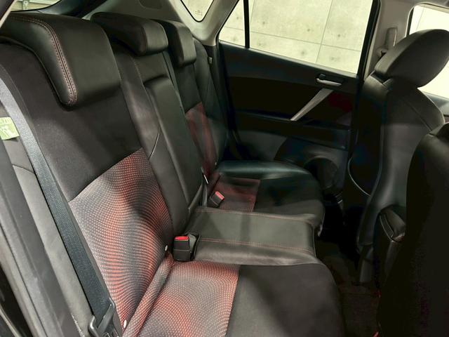 マツダスピードアクセラ ベースグレード　ＥＸＡＳマフラー　ＢＬＩＴＺ車高調・エアクリ・ブローオフ　純正エアロパーツ　ＬＥＤライト　純正１８インチＡＷ　純正ナビ　フルセグＴＶ　ハーフレザー　社外シフトノブ　ＢＯＳＥサウンド　スペアキー　ＥＴＣ（52枚目）