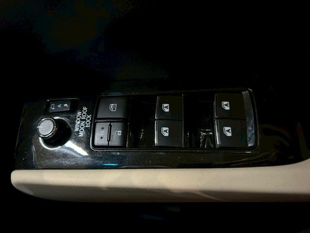 ヴェルファイアハイブリッド Ｘ　モデリスタフルエアロ　社外２０インチＡＷ　ムーンルーフ　両側パワスラ　ＬＥＤヘッドライト　フォグ　純正ナビ　フルセグＴＶ　ＢＴ接続　バックカメラ　フリップダウン　オートクルーズ　スマートキー　ＥＴＣ（34枚目）