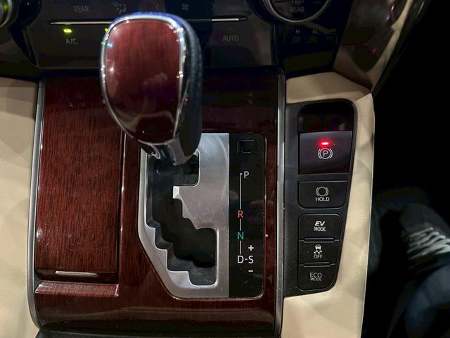 ヴェルファイアハイブリッド Ｘ　モデリスタフルエアロ　社外２０インチＡＷ　ムーンルーフ　両側パワスラ　ＬＥＤヘッドライト　フォグ　純正ナビ　フルセグＴＶ　ＢＴ接続　バックカメラ　フリップダウン　オートクルーズ　スマートキー　ＥＴＣ（40枚目）