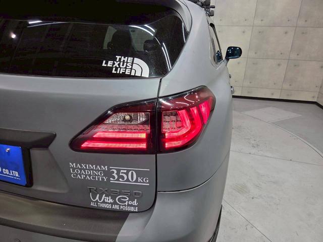 ＲＸ ＲＸ２７０　グレー全塗装　社外バンパー・グリル・マフラー・ＬＥＤヘッドライト　ルーフラック　社外１７インチアルミ　純正ナビ　フルセグＴＶ　バックモニター　レザーシート　パワーシート　クルコン　スマートキー　ＥＴＣ（18枚目）