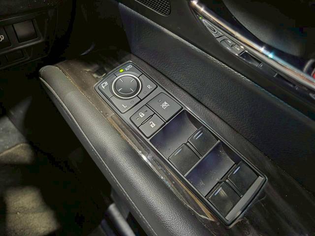 ＲＸ ＲＸ２７０　グレー全塗装　社外バンパー・グリル・マフラー・ＬＥＤヘッドライト　ルーフラック　社外１７インチアルミ　純正ナビ　フルセグＴＶ　バックモニター　レザーシート　パワーシート　クルコン　スマートキー　ＥＴＣ（36枚目）