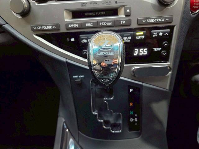 ＲＸ ＲＸ２７０　グレー全塗装　社外バンパー・グリル・マフラー・ＬＥＤヘッドライト　ルーフラック　社外１７インチアルミ　純正ナビ　フルセグＴＶ　バックモニター　レザーシート　パワーシート　クルコン　スマートキー　ＥＴＣ（39枚目）