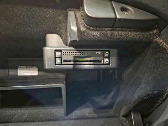 ＲＸ ＲＸ２７０　グレー全塗装　社外バンパー・グリル・マフラー・ＬＥＤヘッドライト　ルーフラック　社外１７インチアルミ　純正ナビ　フルセグＴＶ　バックモニター　レザーシート　パワーシート　クルコン　スマートキー　ＥＴＣ（44枚目）