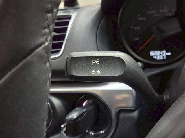 ケイマン ベースグレード　６速ＭＴ　左ハンドル　スポーツクロノＰＫＧ　スポーツエキゾーストシステム　Ｈ＆Ｒダウンサス　黒塗装１９ＡＷ　純正ナビ　ＤＴＶ　ＢＴ接続　バックカメラ　ハーフレザー　電動シート　シートヒーター　ドラレコ（31枚目）