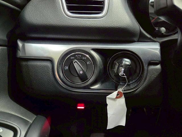 ケイマン ベースグレード　６速ＭＴ　左ハンドル　スポーツクロノＰＫＧ　スポーツエキゾーストシステム　Ｈ＆Ｒダウンサス　黒塗装１９ＡＷ　純正ナビ　ＤＴＶ　ＢＴ接続　バックカメラ　ハーフレザー　電動シート　シートヒーター　ドラレコ（35枚目）