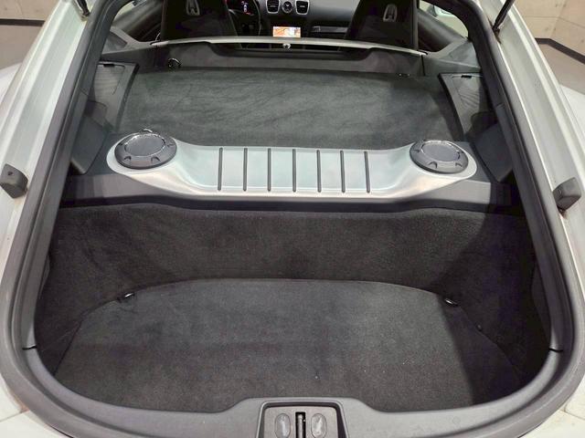 ケイマン ベースグレード　６速ＭＴ　左ハンドル　スポーツクロノＰＫＧ　スポーツエキゾーストシステム　Ｈ＆Ｒダウンサス　黒塗装１９ＡＷ　純正ナビ　ＤＴＶ　ＢＴ接続　バックカメラ　ハーフレザー　電動シート　シートヒーター　ドラレコ（67枚目）