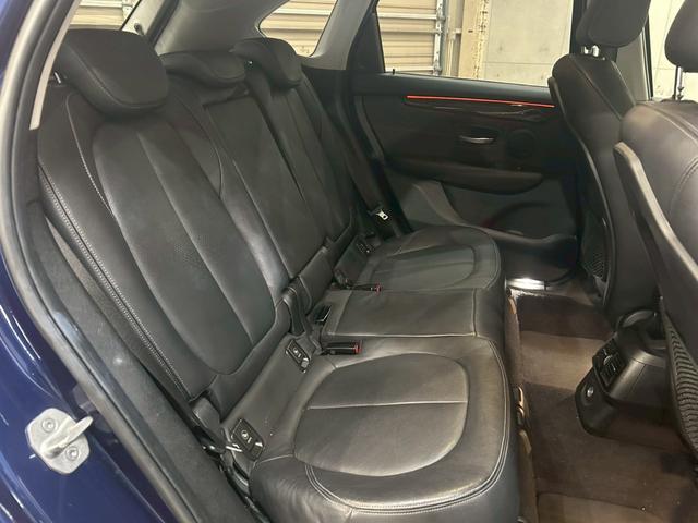 ２シリーズ ２１８ｉアクティブツアラー　ラグジュアリー　社外１８インチＡＷ　ＬＥＤヘッドライト　パワーバックドア　純正ナビ　Ｂｌｕｅｔｏｏｔｈ　リアカメラ　レザーシート　パワーシート　シートヒーター　レーダークルーズ　ＨＵＤ　ドラレコ　スマートキー　ＥＴＣ（54枚目）