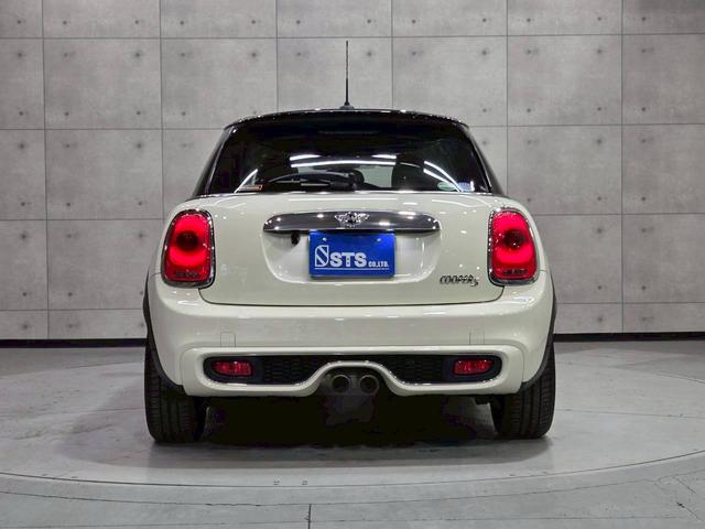 ＭＩＮＩ クーパーＳ　ユーザー様直接仕入れ　ブラックルーフ　１６インチブラックＡＷ　ＬＥＤヘッドライト　フォグランプ　純正ナビ　ＢＴ接続　ＡＵＸ／ＵＳＢ端子　バックモニター　オートクルーズ　スマートキー　スペアキー　ＥＴＣ（16枚目）