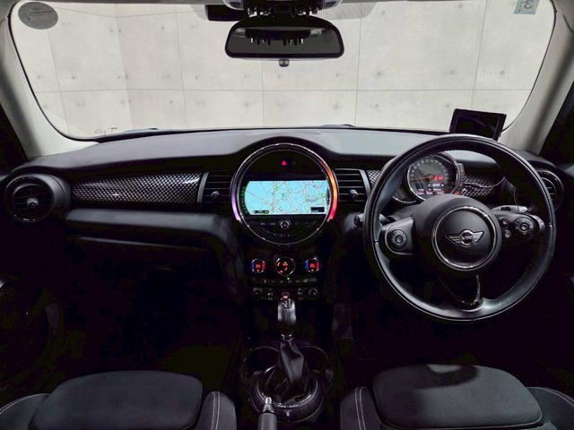 ＭＩＮＩ クーパーＳ　ユーザー様直接仕入れ　ブラックルーフ　１６インチブラックＡＷ　ＬＥＤヘッドライト　フォグランプ　純正ナビ　ＢＴ接続　ＡＵＸ／ＵＳＢ端子　バックモニター　オートクルーズ　スマートキー　スペアキー　ＥＴＣ（25枚目）