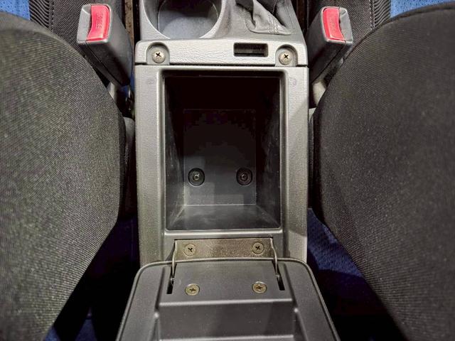 インプレッサ ＷＲＸ　ＷＲ－リミテッド　２００５　屋内車庫・カバー保管／ユーザー様直接仕入れ／ＳＴｉゲノムターボ計／ＳＴｉゲノムマフラー／ＳＴｉフロントリップ／スバル純正ＲＡＹＳ１７インチＡＷ／リアウイング／ＨＩＤヘッドライト／社外ナビ／リモコンキー（43枚目）