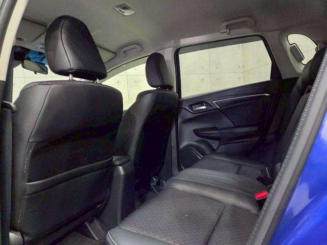 フィットハイブリッド Ｌパッケージ　ユーザー様直接仕入　純正ナビ　フルセグＴＶ　ＢＴ接続　バックモニター　ハーフレザーシート　ＬＥＤライト　オートライト　純正ホイール　ステアスイッチ　オートクルーズ　ドラレコ　プラズマクラスター　ＥＴＣ（61枚目）