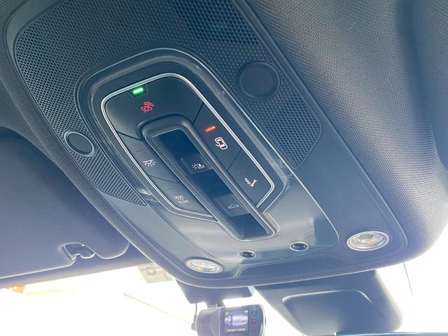 Ｑ７ 　３．０ＴＦＳＩクワトロ　Ｓラインパッケージ／パノラマＳＲ／アダプティブエアサス　／マトリックスＬＥＤ／純正ナビ／アラウンドビューカメラ／ブラックレザーシート／フルセグＴＶ／取説／保証書／スペアキー／（16枚目）