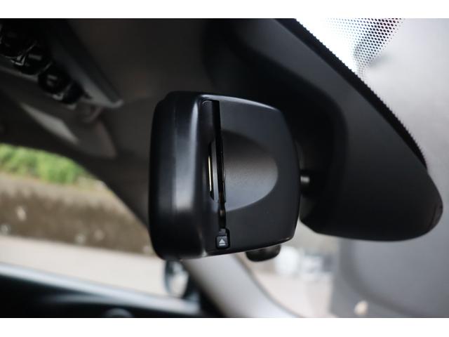 ＭＩＮＩ クーパーＳＤ　クラブマン　当店買取車両　インテリジェントＳ　ＡＣＣ　純正ナビ　ＢＴ　ＵＳＢ　Ｂカメラ　Ｐセンサー　ステアＳ　Ａライト　Ｆ／Ｒフォグ　Ａワイパー　アンビエントライト　純正１７インチＡＷ　ミラー一体型ＥＴＣ　禁煙（6枚目）