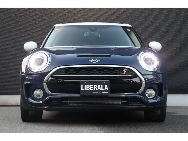 ＭＩＮＩ クーパーＳＤ　クラブマン　当店買取車両　インテリジェントＳ　ＡＣＣ　純正ナビ　ＢＴ　ＵＳＢ　Ｂカメラ　Ｐセンサー　ステアＳ　Ａライト　Ｆ／Ｒフォグ　Ａワイパー　アンビエントライト　純正１７インチＡＷ　ミラー一体型ＥＴＣ　禁煙（18枚目）