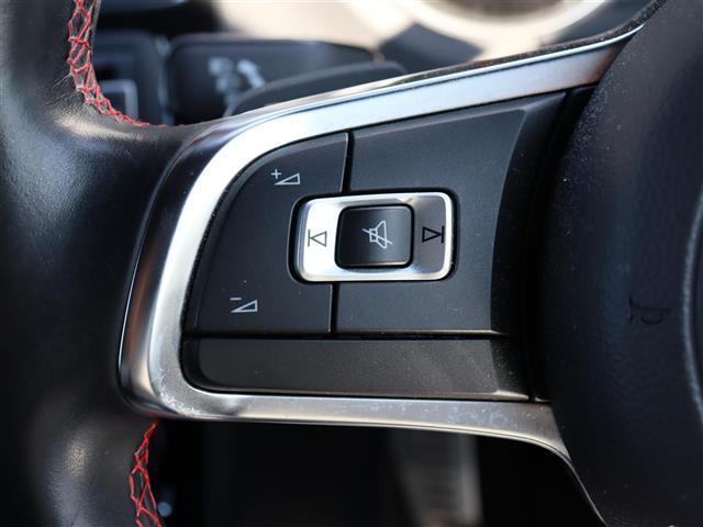 ポロＧＴＩ ベースグレード　純正ナビＴＶ　パドルシフト　ドライブレコーダー　バックカメラ　ＭＴモード付　ＬＥＤヘッドライト　ＥＴＣ　純正フロアマット　オートライト　リアフォグランプ　リモコンキー　純正１７インチＡＷ　禁煙車（17枚目）