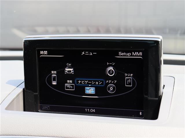 Ｑ３ ２．０ＴＦＳＩクワトロ１８０ＰＳ　純正ナビ【ＢＴ／ＣＤ／ＤＶＤ／フルセグＴＶ／ＳＤ】アダプティブクルーズコントロール　バックカメラ　パワーシート　シートヒーター　ドライブレコーダー　純正１７インチＡＷ　パワーバックドア　禁煙車（7枚目）