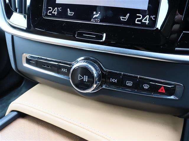 Ｖ９０ Ｔ６　ＡＷＤ　インスクリプション　パノラマＳＲ　Ｂｏｗｅｒｓ＆Ｗｉｌｋｉｎｓ　茶革　アクティブクルーズコントロール　ヘッドアップディスプレイ　ブラインドスポットモニター　レーンキープ　３６０°　純２０ＡＷ　純ナビ　ＬＥＤオートライト（9枚目）