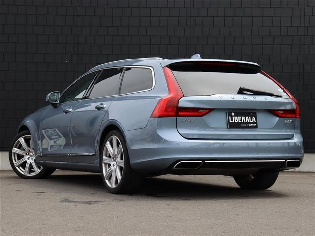 Ｖ９０ Ｔ６　ＡＷＤ　インスクリプション　パノラマＳＲ　Ｂｏｗｅｒｓ＆Ｗｉｌｋｉｎｓ　茶革　アクティブクルーズコントロール　ヘッドアップディスプレイ　ブラインドスポットモニター　レーンキープ　３６０°　純２０ＡＷ　純ナビ　ＬＥＤオートライト（44枚目）