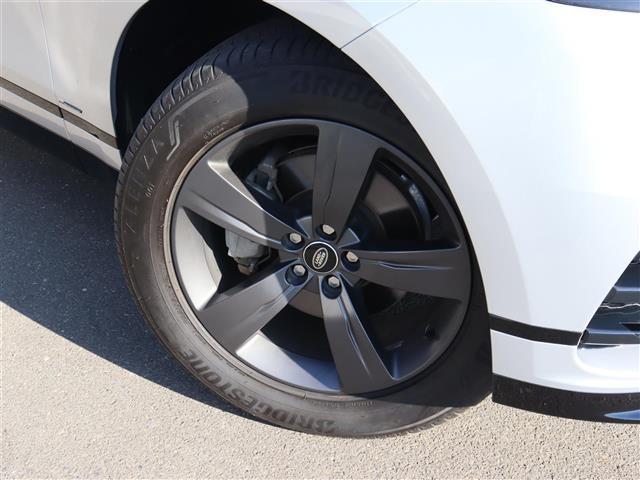 レンジローバーヴェラール Ｒ　ダイナミック　Ｓ　１８０ＰＳ　パノラマサンルーフ　アダプティブクルーズコントロール　レーンキープアシスト　ＭＥＲＩＤＩＡＮサウンド　純ナビ　フルセグＴＶ　３６０°　パワーリアゲート　パワーシート　シートＨ　エアシート　ＬＥＤライト（20枚目）