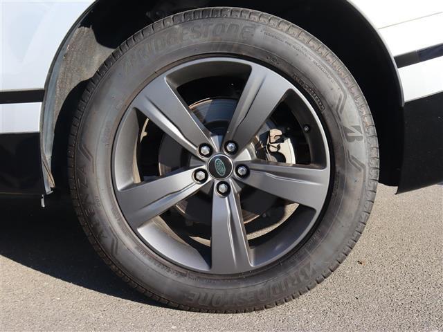 レンジローバーヴェラール Ｒ　ダイナミック　Ｓ　１８０ＰＳ　パノラマサンルーフ　アダプティブクルーズコントロール　レーンキープアシスト　ＭＥＲＩＤＩＡＮサウンド　純ナビ　フルセグＴＶ　３６０°　パワーリアゲート　パワーシート　シートＨ　エアシート　ＬＥＤライト（43枚目）