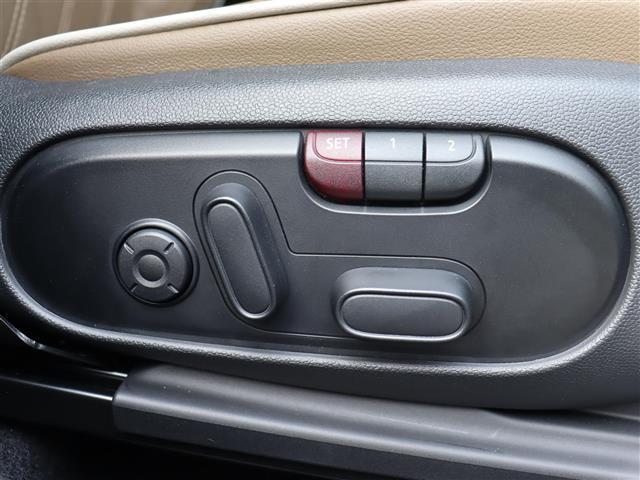 MINI ジョンクーパーワークス クロスオーバー 純正ナビ【BT/USB】インテリジェントセーフティ ヘッドアップディスプレイ アダプティブクルーズコントロール パドルシフト バックカメラ パーキングアシスト レザーシート ドライブレコーダー 禁煙車(11枚目)