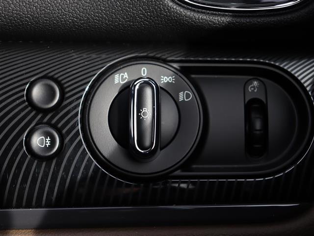 MINI ジョンクーパーワークス クロスオーバー 純正ナビ【BT/USB】インテリジェントセーフティ ヘッドアップディスプレイ アダプティブクルーズコントロール パドルシフト バックカメラ パーキングアシスト レザーシート ドライブレコーダー 禁煙車(24枚目)