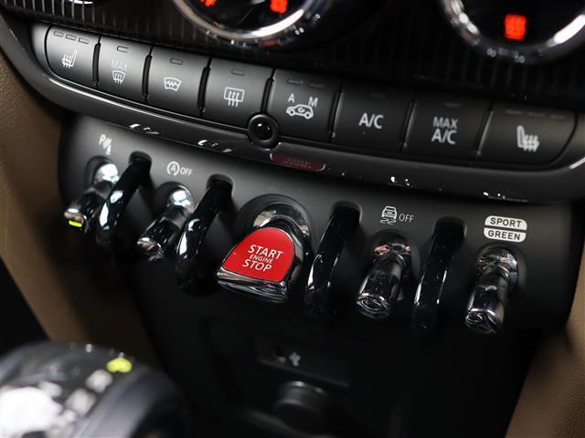 MINI ジョンクーパーワークス クロスオーバー 純正ナビ【BT/USB】インテリジェントセーフティ ヘッドアップディスプレイ アダプティブクルーズコントロール パドルシフト バックカメラ パーキングアシスト レザーシート ドライブレコーダー 禁煙車(30枚目)