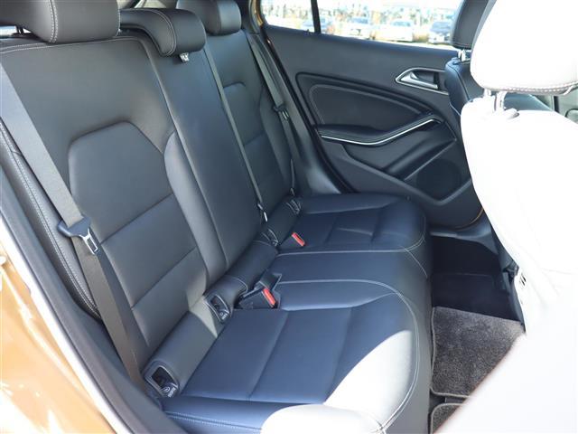 ＧＬＡクラス ＧＬＡ２２０　４マチック　レーダーセーフティＰＫＧ　黒革シート　シートヒーター　パワーテールゲート　アダプティブクルーズコントロール　純正ナビＴＶ　バックカメラ　キーレスゴー　ＥＴＣ　ダイナミックセレクト　アイドリングストップ（9枚目）