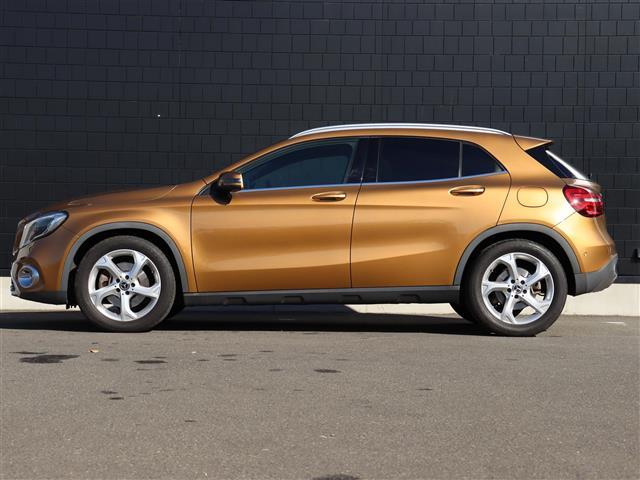 ＧＬＡクラス ＧＬＡ２２０　４マチック　レーダーセーフティＰＫＧ　黒革シート　シートヒーター　パワーテールゲート　アダプティブクルーズコントロール　純正ナビＴＶ　バックカメラ　キーレスゴー　ＥＴＣ　ダイナミックセレクト　アイドリングストップ（40枚目）