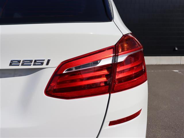 ２シリーズ ２２５ｉ　ｘＤｒｉｖｅアクティブツアラー　Ｍスポーツ　インテリジェントセーフティ　パワーシート　シートヒーター　純正ナビ　バックカメラ　コンフォートアクセス　パワーテールゲート　パドルシフト　コーナーセンサー　パーキングアシスト　ミラー型ＥＴＣ　ＬＥＤ（40枚目）