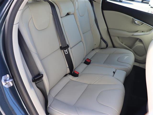 V40 クロスカントリー T5 AWDクラシックエディション 純正ナビ【BT/フルセグTV/HDD】ガラスルーフ 白レザーシート アダプティブクルーズコントロール パドルシフト シティセーフティ バックカメラ レーンキーピングエイド シートヒーター 禁煙車(13枚目)