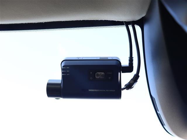 V40 クロスカントリー T5 AWDクラシックエディション 純正ナビ【BT/フルセグTV/HDD】ガラスルーフ 白レザーシート アダプティブクルーズコントロール パドルシフト シティセーフティ バックカメラ レーンキーピングエイド シートヒーター 禁煙車(35枚目)