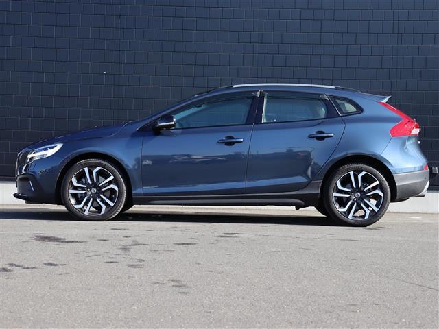 V40 クロスカントリー T5 AWDクラシックエディション 純正ナビ【BT/フルセグTV/HDD】ガラスルーフ 白レザーシート アダプティブクルーズコントロール パドルシフト シティセーフティ バックカメラ レーンキーピングエイド シートヒーター 禁煙車(42枚目)