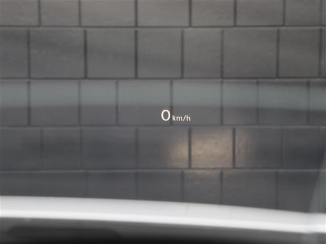 パサートヴァリアント ＴＤＩ　Ｒライン　純正ナビ【ＢＴ／フルセグＴＶ】バーチャルコックピット　ヘッドアップディスプレイ　３６０°カメラ　レザーシート　パワーバックドア　アダプティブクルーズコントロール　パドルシフト　シートヒーター　禁煙車（3枚目）