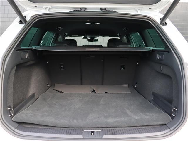 パサートヴァリアント ＴＤＩ　Ｒライン　純正ナビ【ＢＴ／フルセグＴＶ】バーチャルコックピット　ヘッドアップディスプレイ　３６０°カメラ　レザーシート　パワーバックドア　アダプティブクルーズコントロール　パドルシフト　シートヒーター　禁煙車（15枚目）