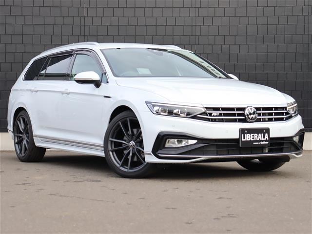 パサートヴァリアント ＴＤＩ　Ｒライン　純正ナビ【ＢＴ／フルセグＴＶ】バーチャルコックピット　ヘッドアップディスプレイ　３６０°カメラ　レザーシート　パワーバックドア　アダプティブクルーズコントロール　パドルシフト　シートヒーター　禁煙車（19枚目）
