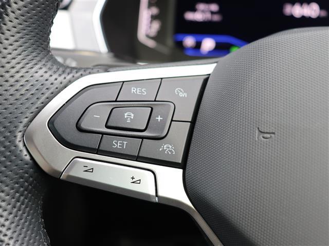 パサートヴァリアント ＴＤＩ　Ｒライン　純正ナビ【ＢＴ／フルセグＴＶ】バーチャルコックピット　ヘッドアップディスプレイ　３６０°カメラ　レザーシート　パワーバックドア　アダプティブクルーズコントロール　パドルシフト　シートヒーター　禁煙車（21枚目）