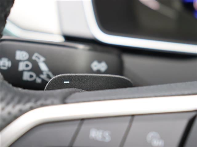 パサートヴァリアント ＴＤＩ　Ｒライン　純正ナビ【ＢＴ／フルセグＴＶ】バーチャルコックピット　ヘッドアップディスプレイ　３６０°カメラ　レザーシート　パワーバックドア　アダプティブクルーズコントロール　パドルシフト　シートヒーター　禁煙車（23枚目）