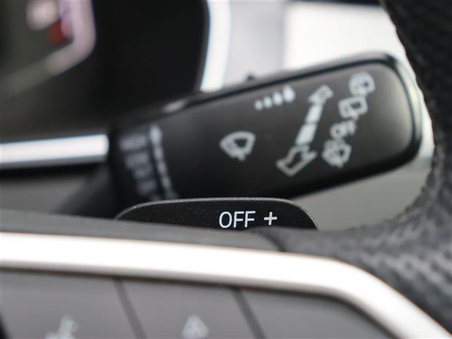 パサートヴァリアント ＴＤＩ　Ｒライン　純正ナビ【ＢＴ／フルセグＴＶ】バーチャルコックピット　ヘッドアップディスプレイ　３６０°カメラ　レザーシート　パワーバックドア　アダプティブクルーズコントロール　パドルシフト　シートヒーター　禁煙車（24枚目）