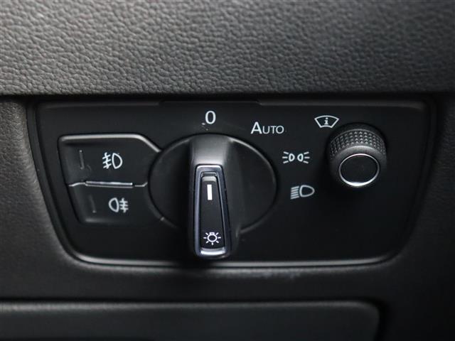パサートヴァリアント ＴＤＩ　Ｒライン　純正ナビ【ＢＴ／フルセグＴＶ】バーチャルコックピット　ヘッドアップディスプレイ　３６０°カメラ　レザーシート　パワーバックドア　アダプティブクルーズコントロール　パドルシフト　シートヒーター　禁煙車（26枚目）