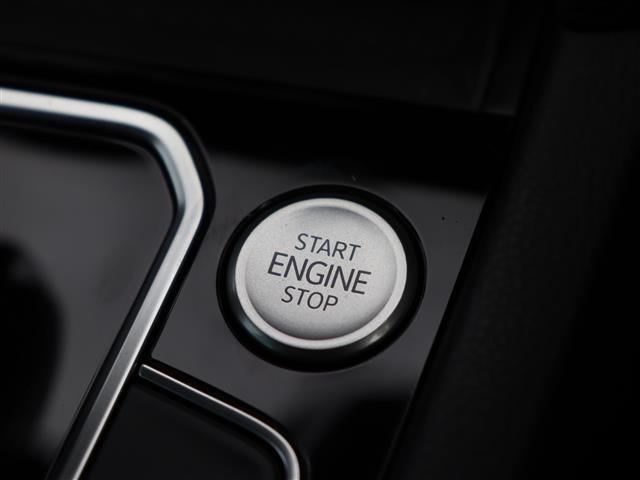 パサートヴァリアント ＴＤＩ　Ｒライン　純正ナビ【ＢＴ／フルセグＴＶ】バーチャルコックピット　ヘッドアップディスプレイ　３６０°カメラ　レザーシート　パワーバックドア　アダプティブクルーズコントロール　パドルシフト　シートヒーター　禁煙車（29枚目）