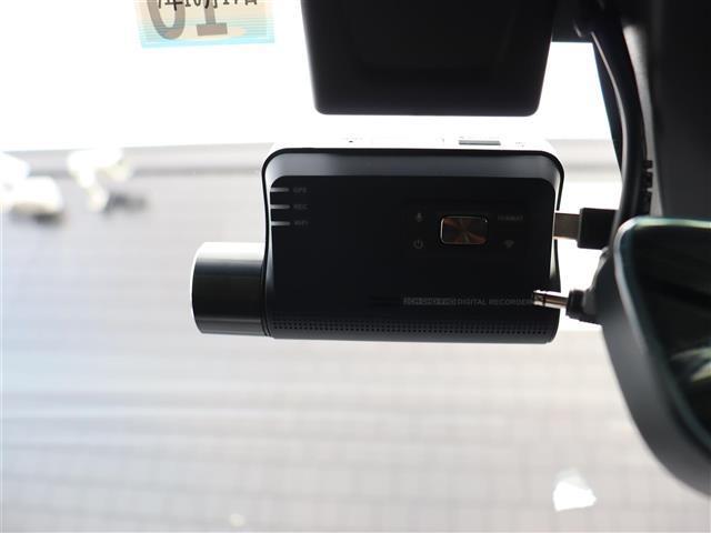 パサートヴァリアント ＴＤＩ　Ｒライン　純正ナビ【ＢＴ／フルセグＴＶ】バーチャルコックピット　ヘッドアップディスプレイ　３６０°カメラ　レザーシート　パワーバックドア　アダプティブクルーズコントロール　パドルシフト　シートヒーター　禁煙車（33枚目）