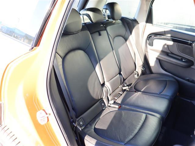 ＭＩＮＩ クーパーＤ　クロスオーバー　サンルーフ☆純正ディーラーナビ☆バックカメラ☆ヘッドアップディスプレイ☆ハーフレザーシート☆前席パワーシート☆前席シートヒーター☆ｈａｒｍａｎ　ｋａｒｄｏｎ（10枚目）