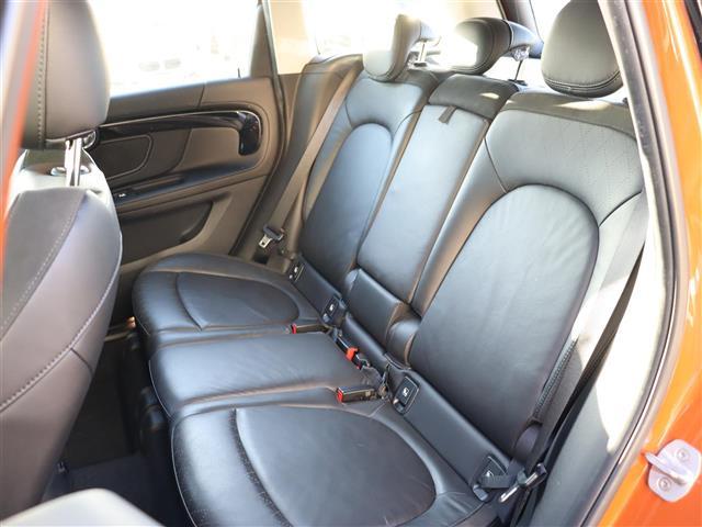 ＭＩＮＩ クーパーＤ　クロスオーバー　サンルーフ☆純正ディーラーナビ☆バックカメラ☆ヘッドアップディスプレイ☆ハーフレザーシート☆前席パワーシート☆前席シートヒーター☆ｈａｒｍａｎ　ｋａｒｄｏｎ（11枚目）