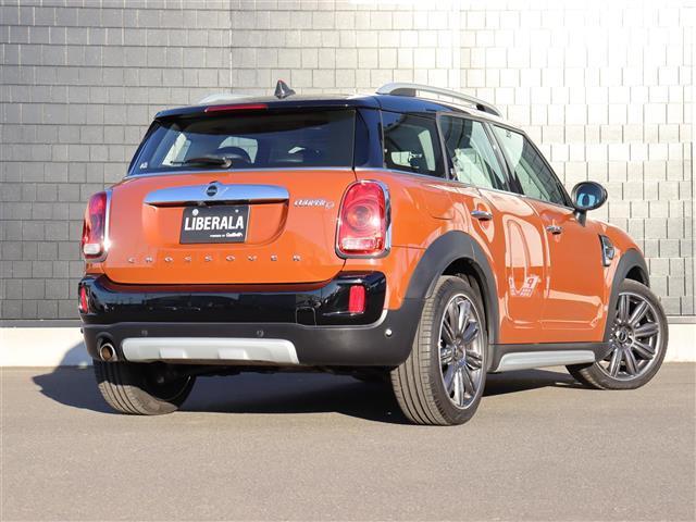 ＭＩＮＩ クーパーＤ　クロスオーバー　サンルーフ☆純正ディーラーナビ☆バックカメラ☆ヘッドアップディスプレイ☆ハーフレザーシート☆前席パワーシート☆前席シートヒーター☆ｈａｒｍａｎ　ｋａｒｄｏｎ（19枚目）