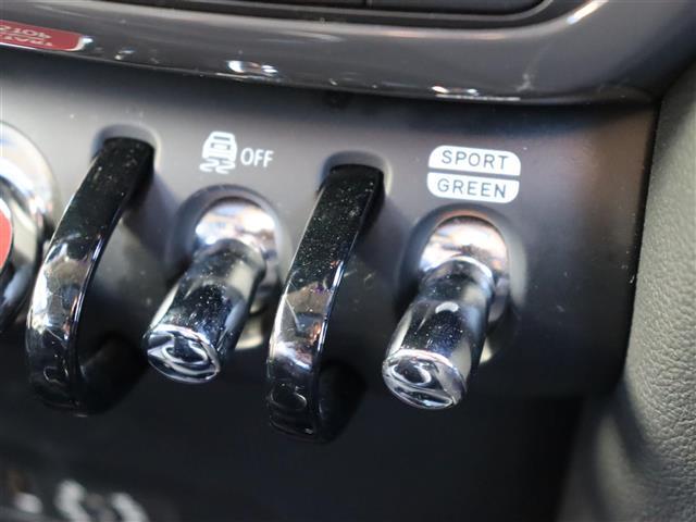 ＭＩＮＩ クーパーＤ　クロスオーバー　サンルーフ☆純正ディーラーナビ☆バックカメラ☆ヘッドアップディスプレイ☆ハーフレザーシート☆前席パワーシート☆前席シートヒーター☆ｈａｒｍａｎ　ｋａｒｄｏｎ（26枚目）