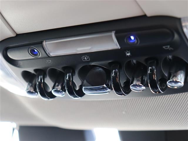 ＭＩＮＩ クーパーＤ　クロスオーバー　サンルーフ☆純正ディーラーナビ☆バックカメラ☆ヘッドアップディスプレイ☆ハーフレザーシート☆前席パワーシート☆前席シートヒーター☆ｈａｒｍａｎ　ｋａｒｄｏｎ（30枚目）