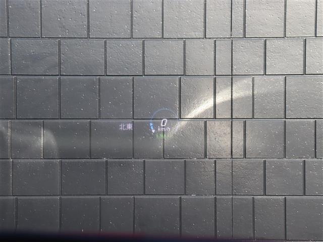 Bクラス B180 レーダーセーフティPKG パノラマスライディングルーフ 純正ナビ【BT/USB】ワイヤレス充電 360°カメラ ヘッドアップディスプレイ パワーバックドア レザーシート ACC シートヒーター 禁煙車(4枚目)